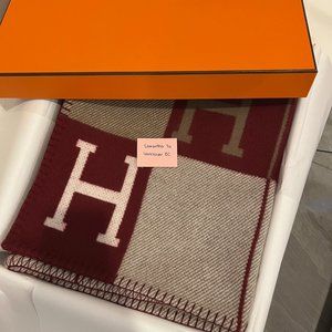 Hermes Avalon Throw Blanket